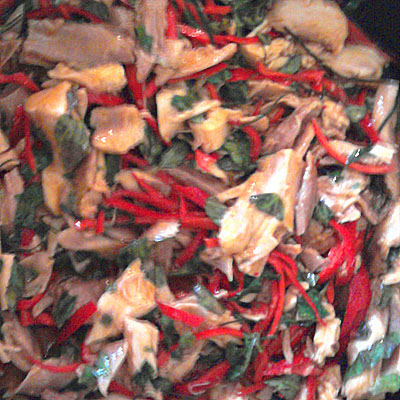 Huhn mit Thaibasilikum