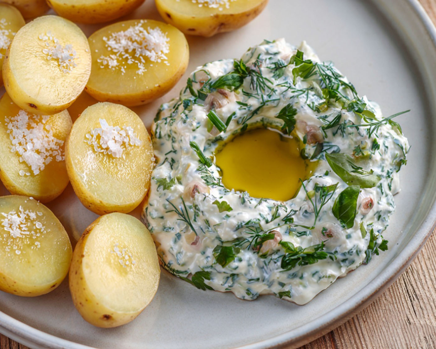 Pellkartoffeln mit Kräuterquark und Leinöl